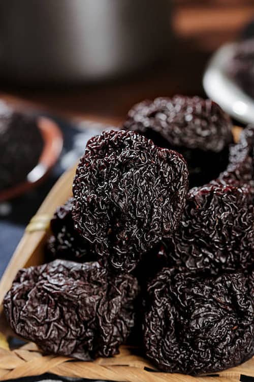 آلو بخارا سیاه مناسب استفاده در رژیم‌ های لاغری